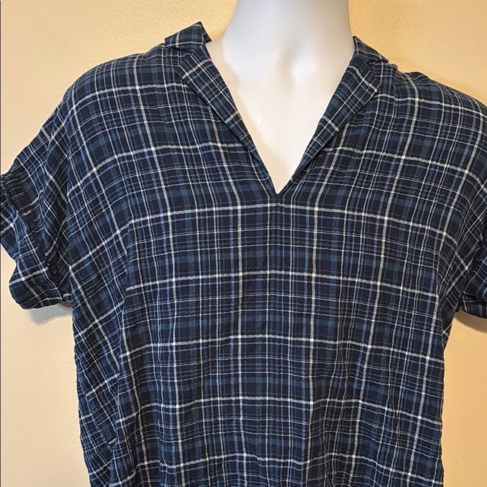 Madewell Blue and White Relaxed Button Down Shirt - Picture 4 of 10